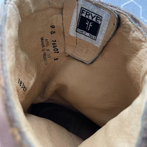 Frye Jenna Disc Short Distressed Boots Size 9 B - Picture 5 of 5